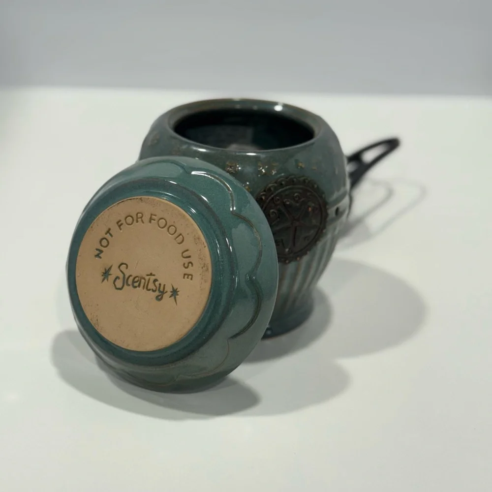 Scentsy Victoria Wax Warmer